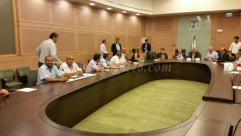 طرح قضية قرية دهمش على وزير الداخلية سلفان شالوم